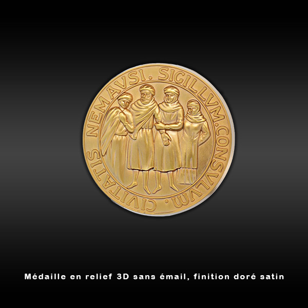 realisation medaille personnalisee en metal dore avec logo sur mesure